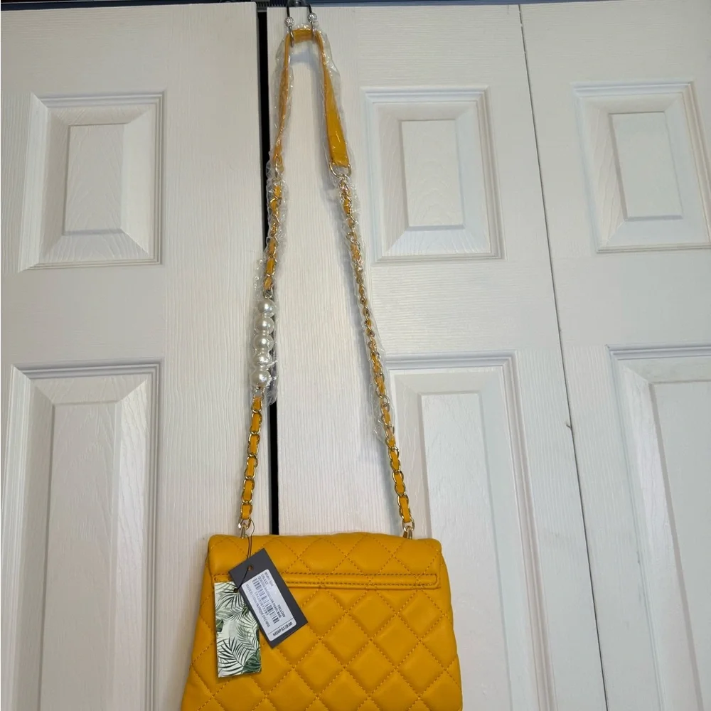 Badgley‎ Mischka Yellow Quilted Crossbody Bag - Picture 3 of 4